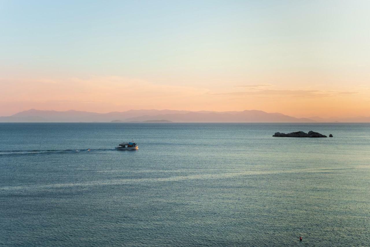 Saronic Seafront Villa Szalamína Kültér fotó